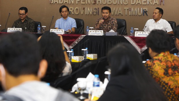 Wakil Gubernur Jawa Timur Emil Elestianto Dardak (kedua kanan) memberikan paparan dalam konferensi pers terkait EUROPH World Congress ke-28 di Kantor Badan Penghubung Pemprov Jawa Timur, Jalan Pasuruan, Menteng, Jakarta Pusat.