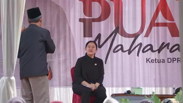 Ketua DPR Puan Maharani berdialog dengan petani dan warga Desa Haurngombong, Pamulihan, Sumedang, Jawa Barat, Jumat, 23 September 2022.