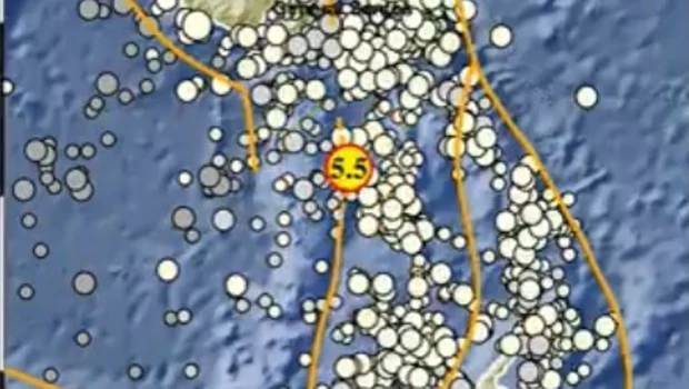 Gempa bumi dengan magnitudo 5,5 yang mengguncang Melonguane, Sulawesi Utara itu terjadi pukul 18.16.33 WIB.