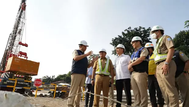 PT PP Presisi Tbk (PPRE) menargetkan pembangunan sistem pengambilan dan treatment sampah badan air melalui rekayasa sungai pada Kali Ciliwung segmen TB Simatupang selesai secara bertahap pada akhir 2022 dan segera beroperasi pada Januari 2023.