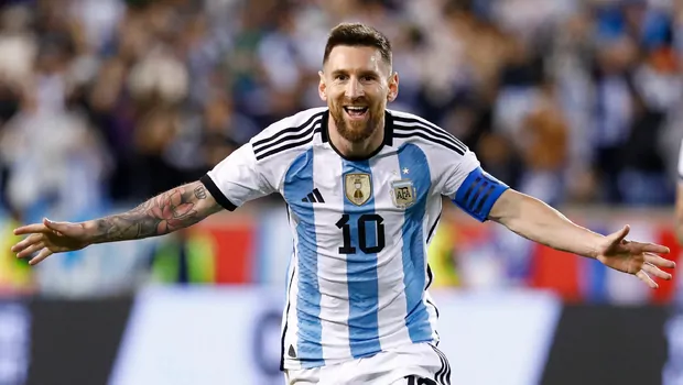 Selebrasi striker Timnas Argentina, Lionel Messi seusai menjebol gawang Jamaika dalam laga persahabatan di New Jersey, Amerika, Rabu, 28 September 2022.