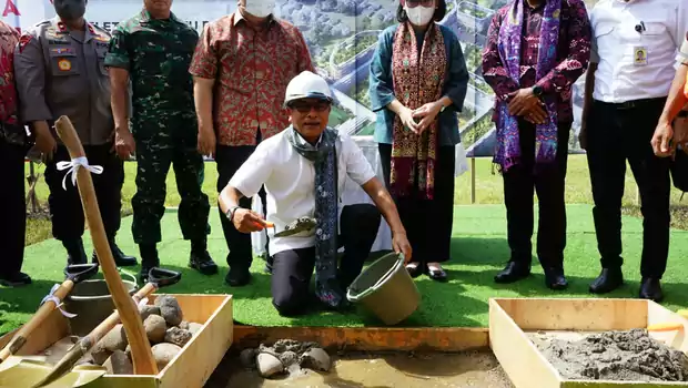 Kepala Staf Kepresidenan Moeldoko saat menghadiri acara Groundbreaking dan peletakan batu pertama perluasan RSUP dr M Djamil, Padang, Jumat, 30 September 2022.