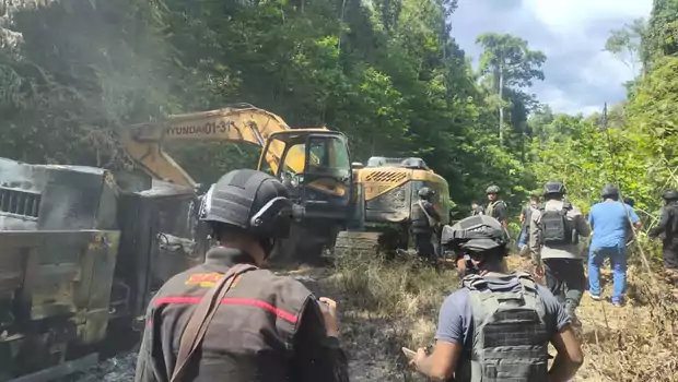 Penyerangan terhadap 12 pekerja proyek jalan di Kampung Majnik Distrik Moskona Utara, Kabupaten Teluk Bintuni, Papua Barat, Kamis (29/9/2022) malam menewaskan 4 korban. Dua di antaranya hangus terbakar.
