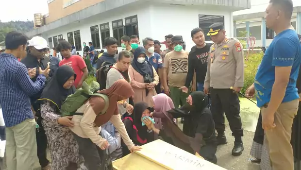 Empat pekerja proyek yang tewas akibat serangan TPNPB di Teluk Bintuni, Papua Barat, dipulangkan ke kampung halaman, Sabtu (1/10/2022).