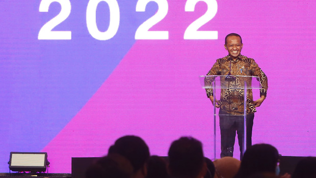 Menteri Investasi atau Kepala Badan Koordinator Penanaman Modal (BKPM) Bahlil Lahadalia, memberikan sambutan khusus saat Investor Daily Summit 2022, di Jakarta, Rabu, 12 Oktober 2022.