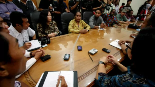Sejumlah warga yang mewakili masyarakat di wilayah kerja PT Freeport Indonesia, saat mengadu ke kantor Komnas HAM di Jakarta, Senin (24/10).