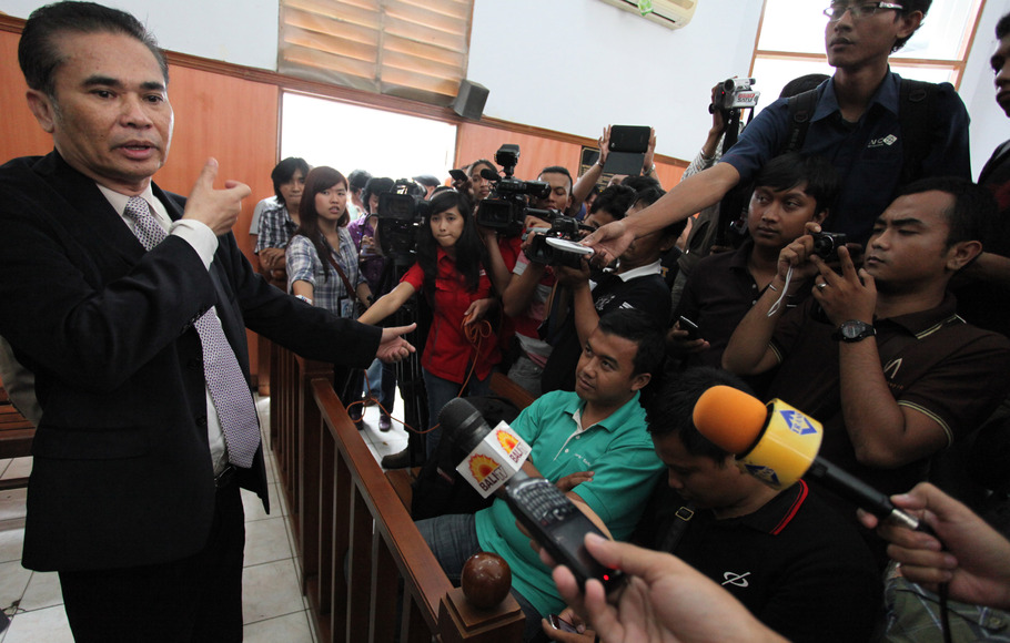 Kuasa hukum John Kei, Indra Sahnun Lubis memberi keterangan seusai putusan Pengadilan Negeri Jakarta Selatan tentang gugatan praperadilan di PN Selatan, Jakarta. FOTO : Andi/ANTARA