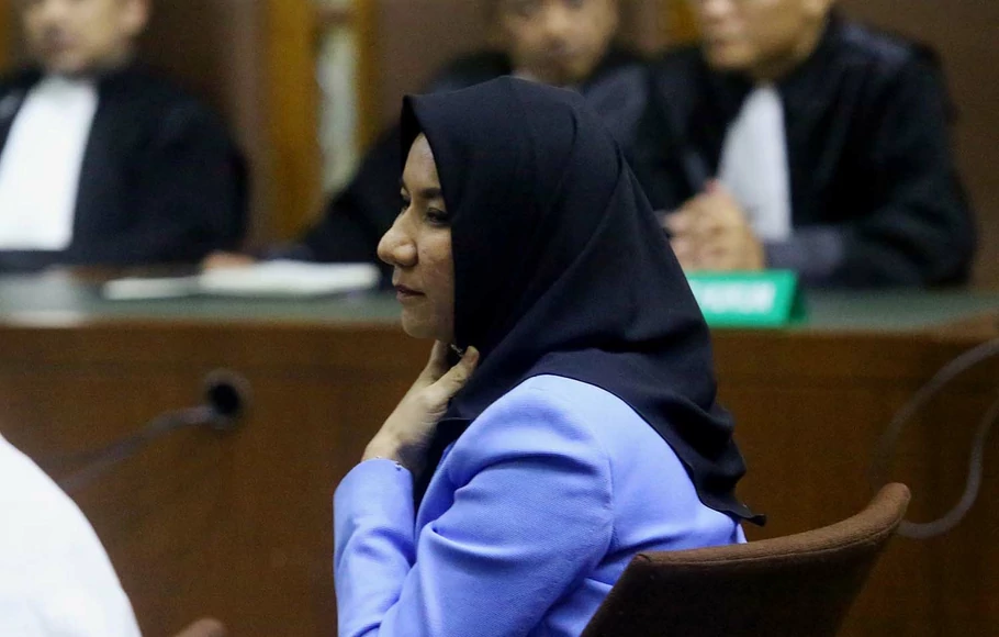 Bupati Kutai Kartanegara Rita Widyasari menjalani sidang putusan di Pengadilan Tipikor, Jakarta, 6 Juli 2018.