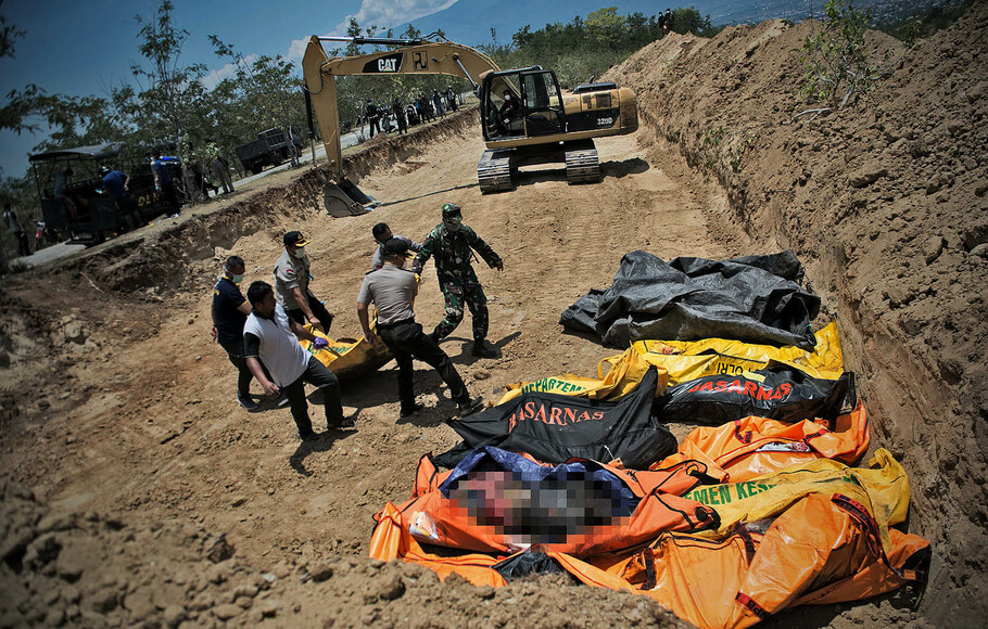 Pemakaman Massal Jenazah Korban Gempa Palu