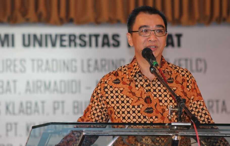 Direktur Utama PT Bursa Berjangka Jakarta (BBJ) dan penasihat GIC, Paulus Lumintang.