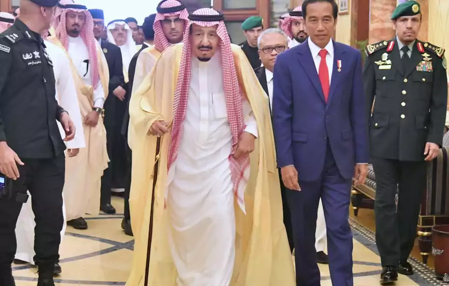 Presiden Jokowi bersama Raja Salman.