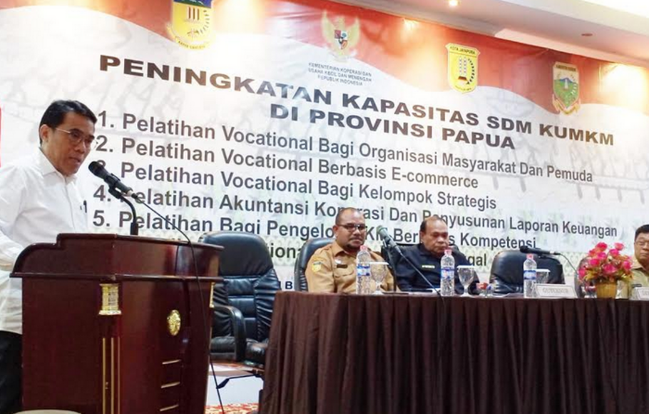 Deputi Sumber Daya Manusia Kemkop dan UKM, Rulli Nuryanto dalam acara peningkatan kapasitas sumber daya manusia (SDM) KUMKM di Jayapura, Senin (5/8/2019. 