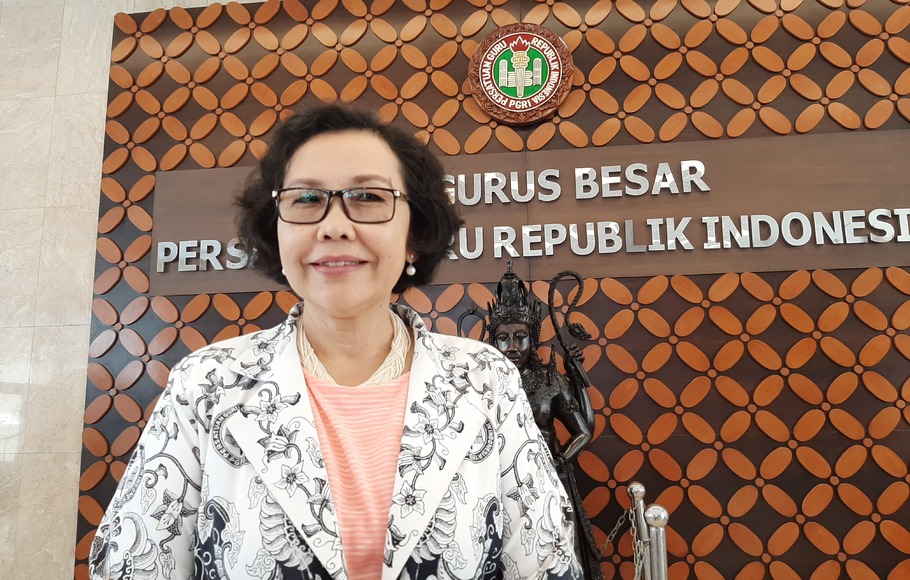 Ketua Umum Pengurus Besar Persatuan Guru Republik Indonesia(PB PGRI) Prof Unifah Rosyidi.