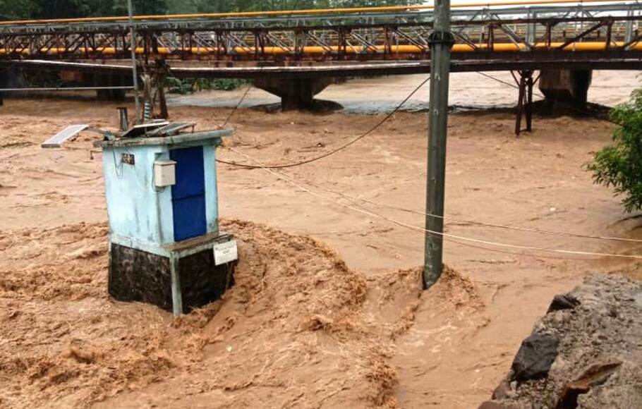 Beberapa lokasi di Bekasi yang terendam banjir akibat meluapnya Sungai Cikeas Cileungsi, Rabu 1 Januari 2020.
