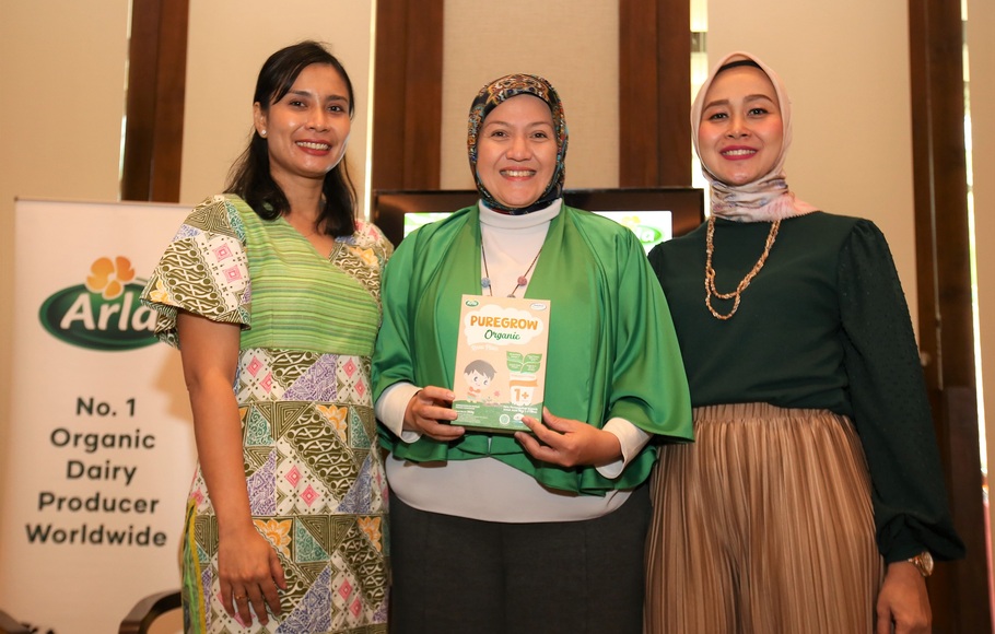 Organic parenting merupakan pola pengasuhan yang makin banyak diminati oleh ibu-ibu milenial. Hal itu terungkap dalam diskusi bertajuk Organic Parenting Semakin Tinggi Minat di Jakarta, Kamis (23/1/2020).
