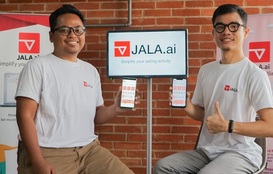 CMO JALA.ai, Guntur Kusuma Ardhy dan CEO JALA.ai Mirfagah Iqbal memperkenalkan aplikasi JALA.ai, di Jakarta, Selasa (18/2/2020).