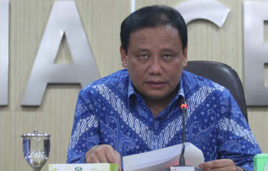 Ketua Bawaslu Abhan memberikan keterangan pers membahas Rekomendasi Bawaslu terkait Antisipasi Dampak Virus Covid -19 terhadap penyelenggaraan Pemilihan Gubernur, Bupati dan Walikota Tahun 2020 di kantor Bawaslu, Jakarta, Selasa, 17 Maret 2020.