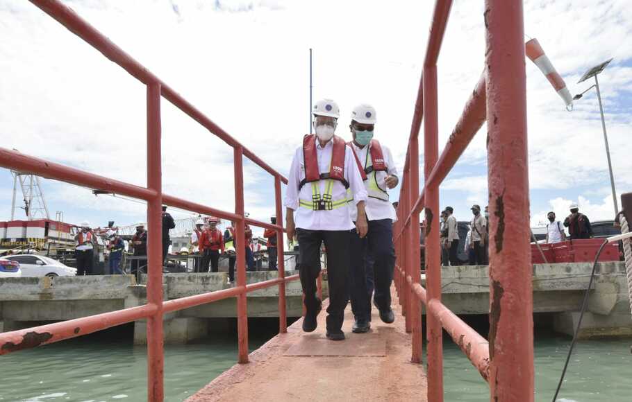 Menteri Perhubungan (Menhub), Budi Karya Sumadi, meninjau kesiapan pembukaan tahap awal Pelabuhan Patimban di Subang, Jawa Barat, Sabtu (31/10/2020).