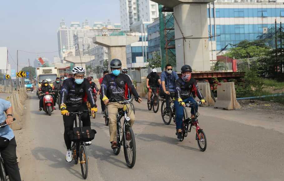 Jalan Khusus Sepeda Di Jakarta Dibangun Anies