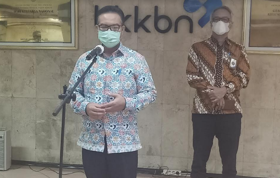 Kepala BKKBN Hasto Wardoyo memberikan keterangan kepada media terkait strategi BKKBN mempercepat penurunan angka stunting di Indonesia di Kantor BKKBN, Jakarta, Kamis, 28 Januari 2021. 