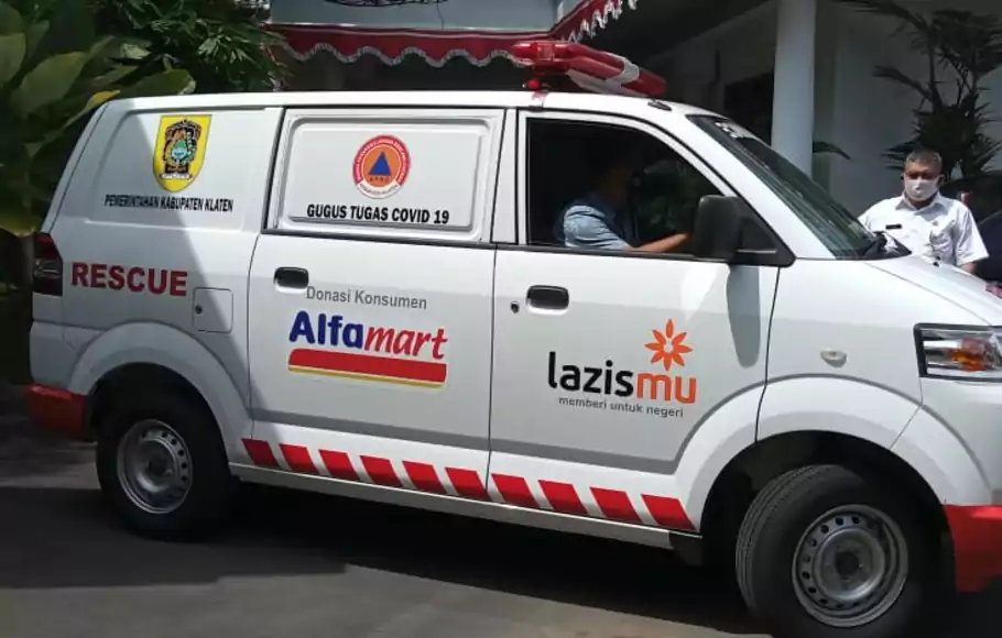 Alfamart bekerja sama dengan Lazismu menggalang donasi berupa pengembalian uang belanja konsumen.Salah satu penyalurannya dalam bentuk pengadaan mobil ambulance.