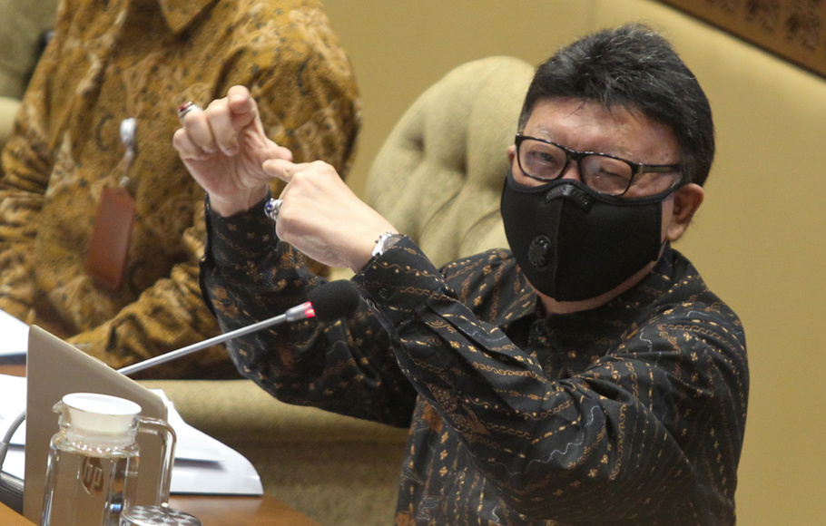 Menteri Pendayagunaan Aparatur Negara dan Reformasi Birokrasi Tjahjo Kumolo saat mengikuti rapat kerja dengan Komisi II DPR di kompleks parlemen, Jakarta, Rabu, 24 Maret 2021.