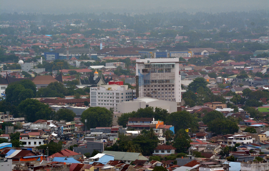 Kota Padang, Sumatera Barat.