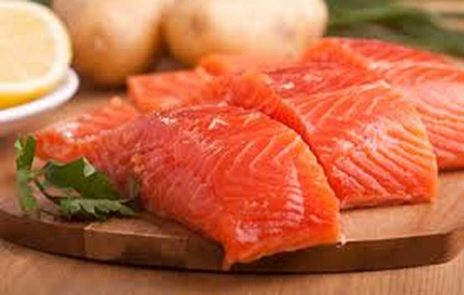 Ikan salmon merupakan salah sumber protein Omega 3 dan 6 yang paling baik. 