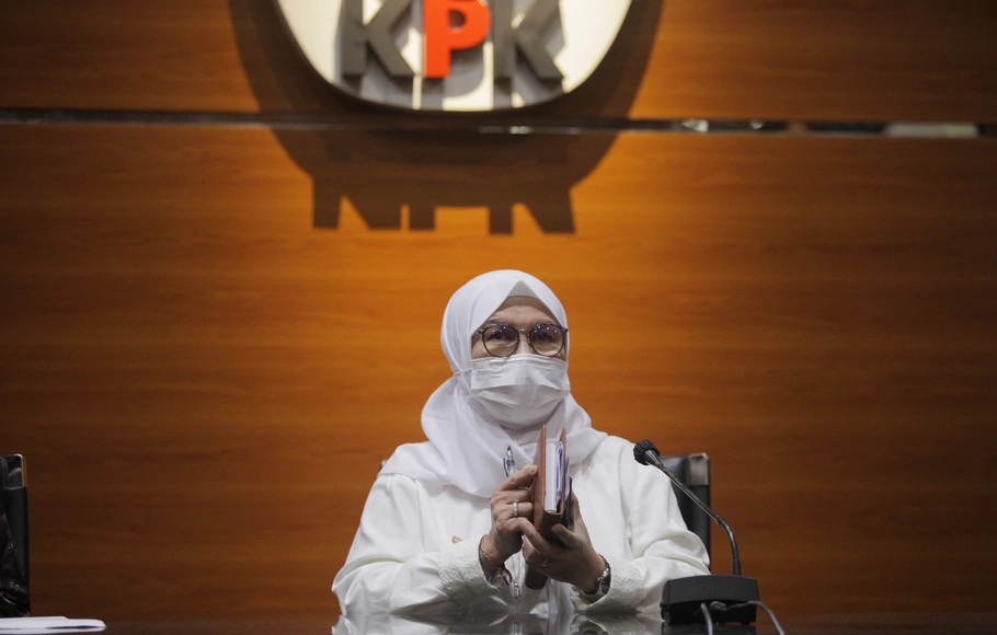 Wakil Ketua Komisi Pemberantasan Korupsi (KPK) Lili Pintauli Siregar menyampaikan klarifikasi dalam konperensi pers di Gedung KPK, Jakarta, Jumat, 30 April 2021.
