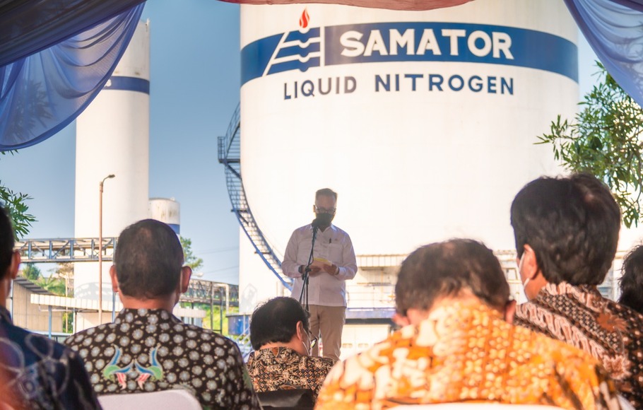 Menteri Perindustrian (Menperin), Agus Gumiwang Kartasasmita pada acara Pelepasan Bantuan Oksigen ke India di Kawasan Industri Cikande, Serang, Banten, Senin, 10 Mei 2021.
