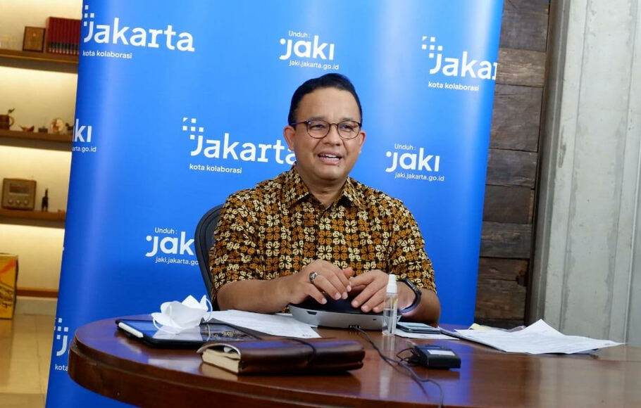 Gubernur DKI Jakarta Anies Baswedan meluncurkan program Jakarta Sadar Sampah secara hybrid di Balai Kota Jakarta, pada Sabtu, 5 Juni  2021