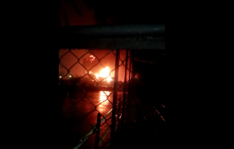 Kebakaran yang terjadi di area Pertamina Refinery Unit (RU) IV Cilacap, Jawa Tengah, Jumat 11 Juni 2021 malam.