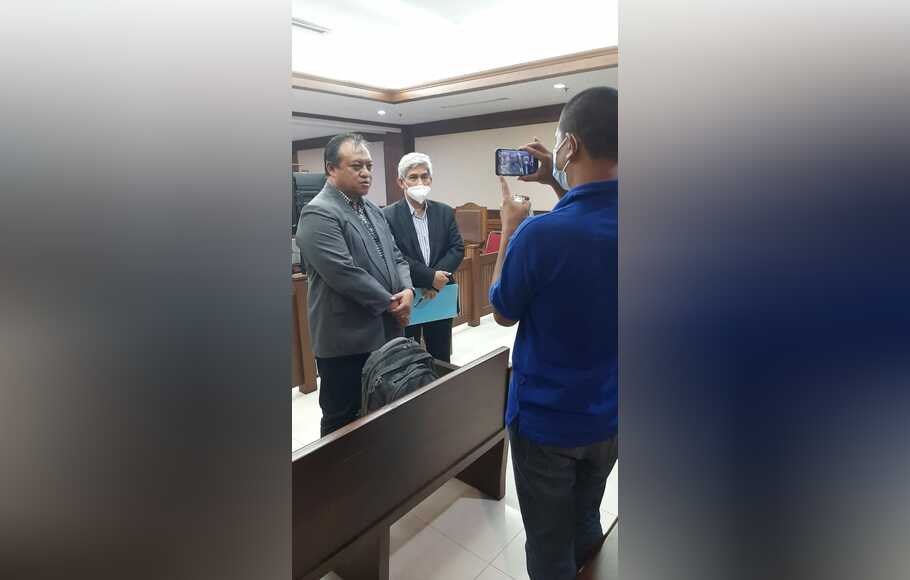 Sidang keberatan nasabah Wanaartha dalam wadah Swanaartha di Pengadilan Negeri Jakarta Pusat, menghadirkan saksi kunci yaitu Saksi Ahli Pidana Heru Susetyo, Kamis, 17 Juni 2021.  