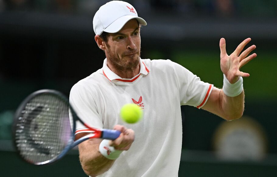 Ekpresi petenis Andy Murray di Wimbledon 2021.