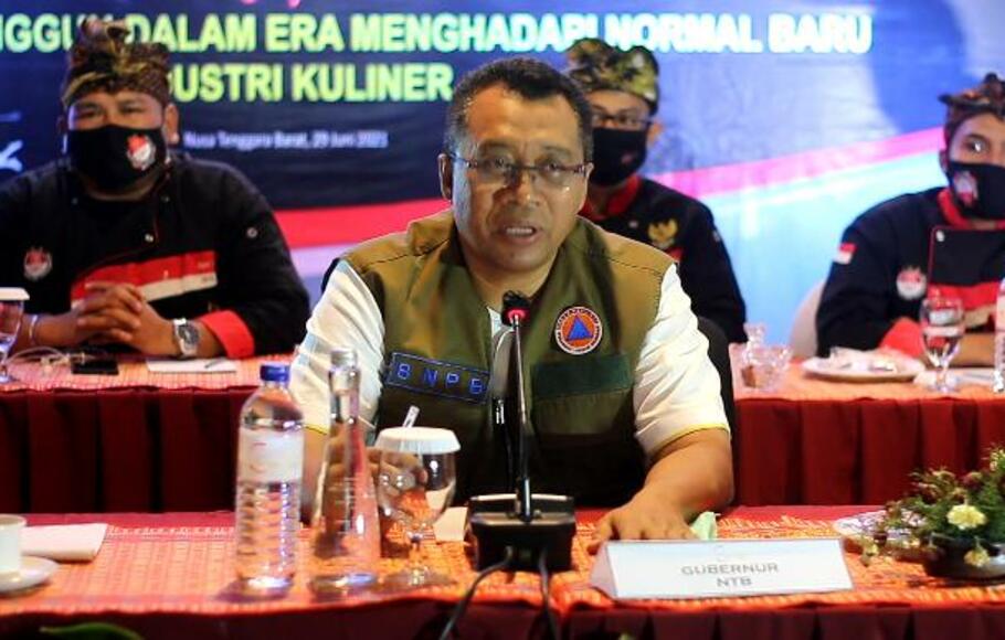 Gubernur Nusa Tenggara Barat (NTB), Zulkieflimansyah, didampingi Panitia Rapimnas ICA 2021, di Lombok, NTB, Selasa, 29 Juni 2021. 
