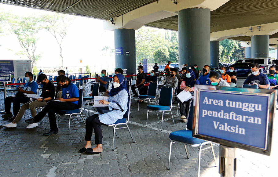 PT Kereta Api Indonesia (Persero) Daop 1 Jakarta memberikan layanan vaksinasi di Stasiun Gambir dan Pasarsenen sejak 3 Juli 2021.
