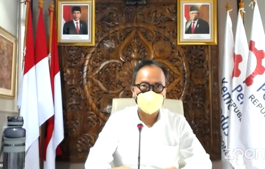 Menteri Perindustrian Agus Gumiwang Kartasasmita memberi sambutan dalam acara penyerahan donasi 600 unit oxygen concentrator dari Indorama, Sabtu, 10 Juli 2021.