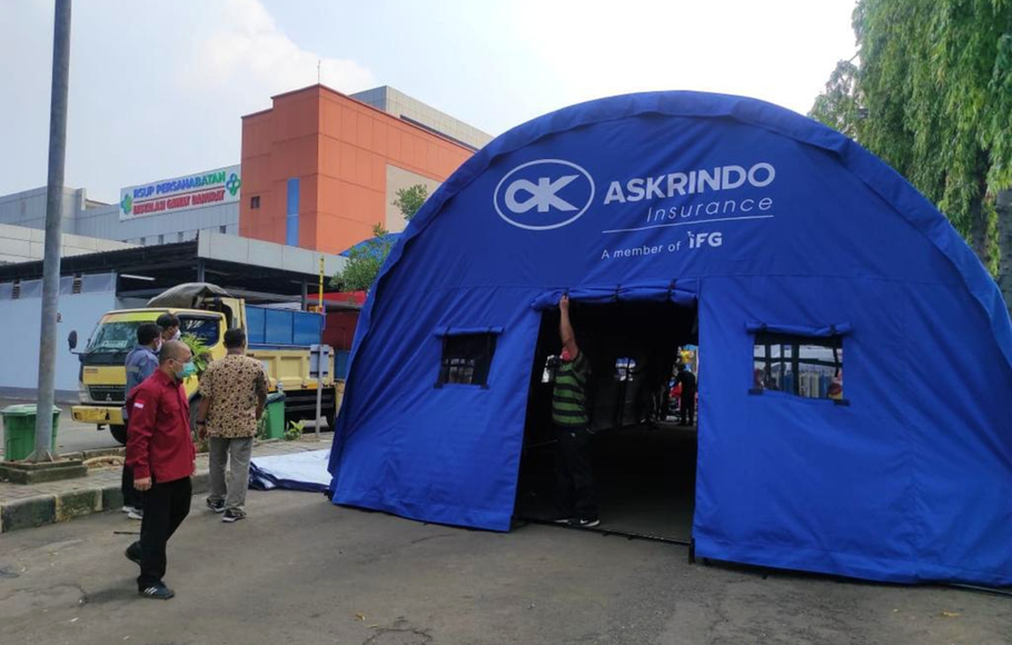 Tenda darurat sumbangan Asuransi Kredit Indonesia (Askrindo).