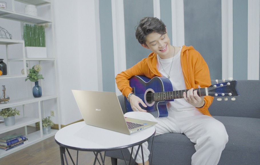 Dalam Acer Day 2021, Acer membuat proyek kolaborasi musik Live Your World yang bekerja sama dengan talenta-talenta berbakat perwakilan dari enam negara.
