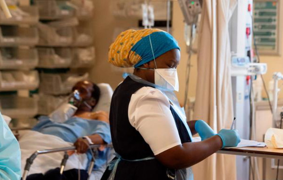 Rumah sakit di Afrika Selatan menghadapi beban kasus pasien Covid-19.