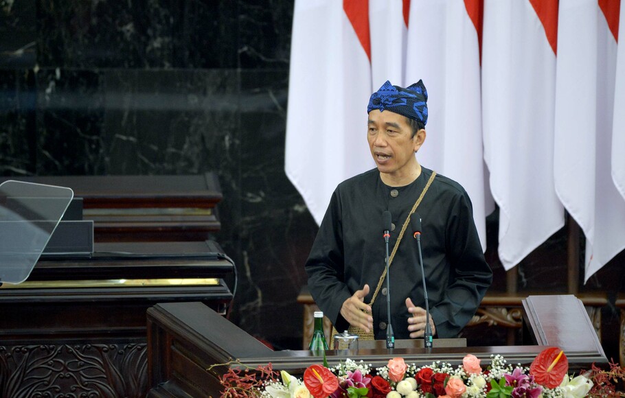 Presiden Joko Widodo saat menyampaikan pidato pada Sidang Tahunan MPR Tahun 2021 di Kompleks Parlemen, Senayan, Jakarta, Senin, 16 Agustus 2021.