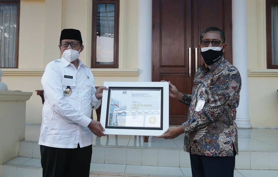 Gubernur Banten Wahidin Halim menerima empat penghargaan Badan Kepegawaian Nasional (BKN) Award 2021, Kamis 26 Agustus 2021.