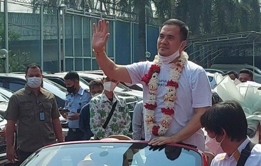 Selebritas Saipul Jamil saat bebas dari Lapas Kelas 1 Cipinang, Jakarta, Kamis 2 September 2021. 
