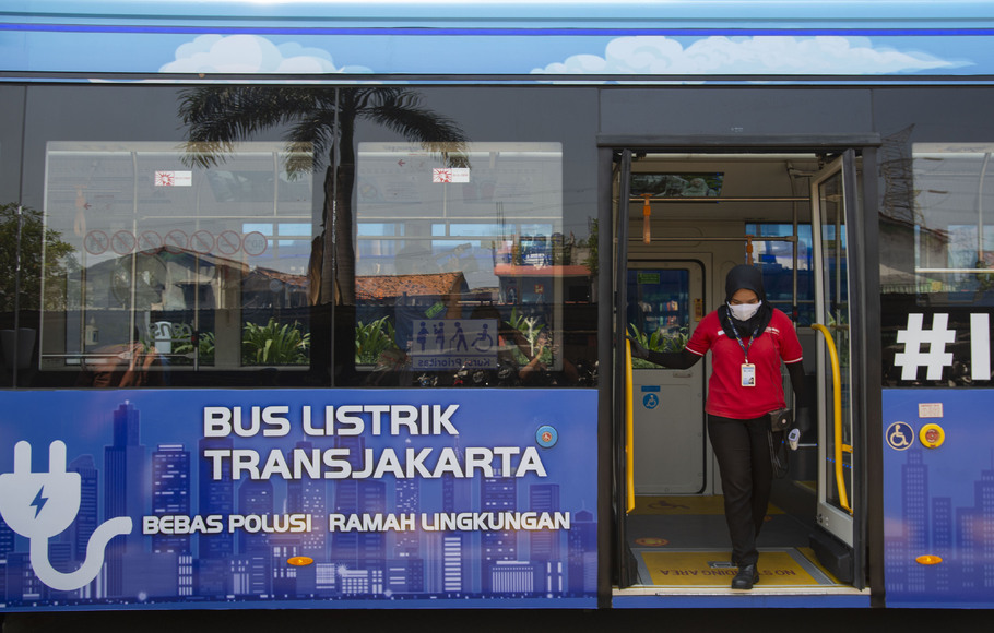 Bus listrik Transjakarta.