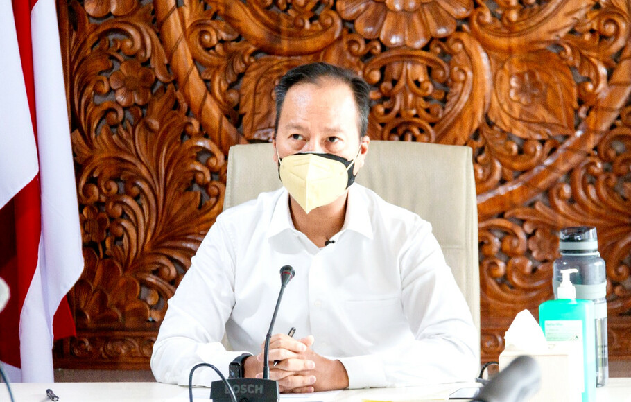 Menteri Perindustrian, Agus Gumiwang Kartasasmita.
 