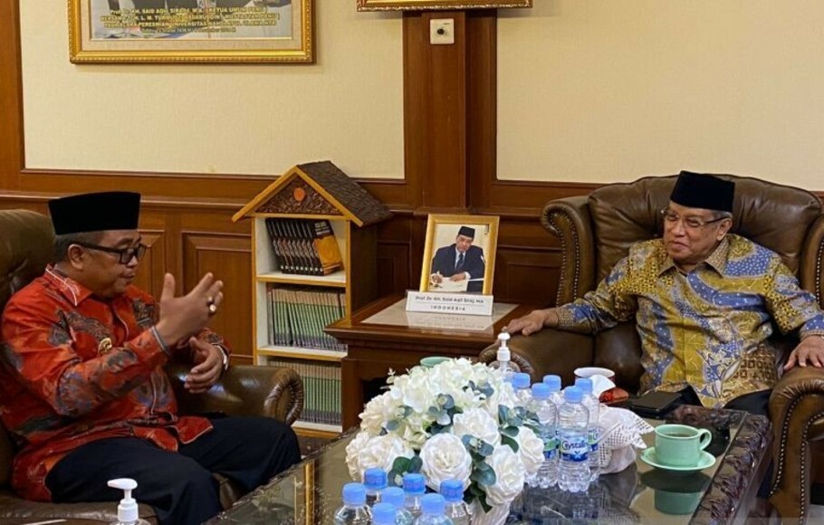 Ketua Umum Pengurus Besar Nahdlatul Ulama (PBNU) KH Said Aqil Siroj menerima kunjungan kerja Bupati Aceh Barat Haji Ramli MS ke Kantor PBNU di Jakarta, Senin, 30 Agustus 2021. 