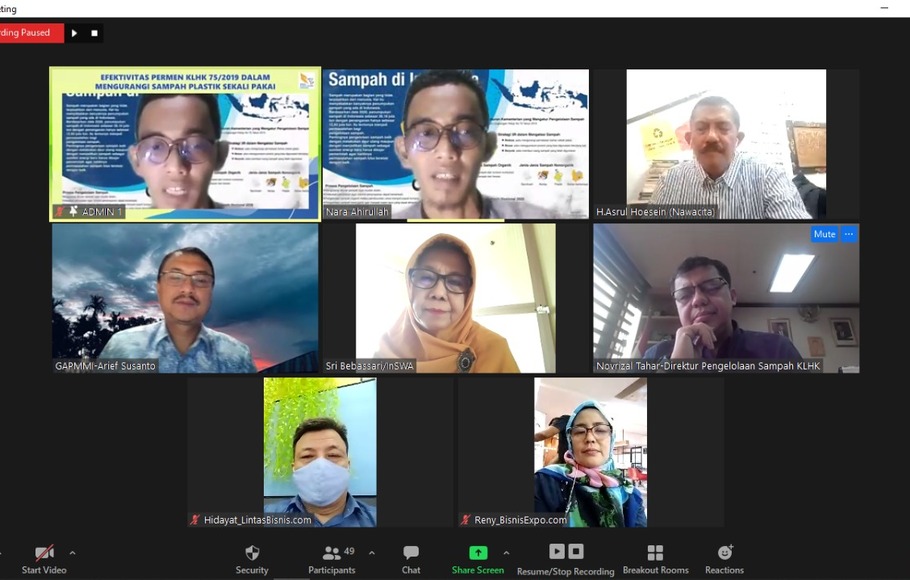 Para pembicara dan peserta dalam webinar media “Efektivitas Peraturan Menteri (Permen) KLHK 75/2019 Dalam Mengurangi Sampah Plastik Sekali Pakai”, di Jakarta, Jumat (22/10/2021).

