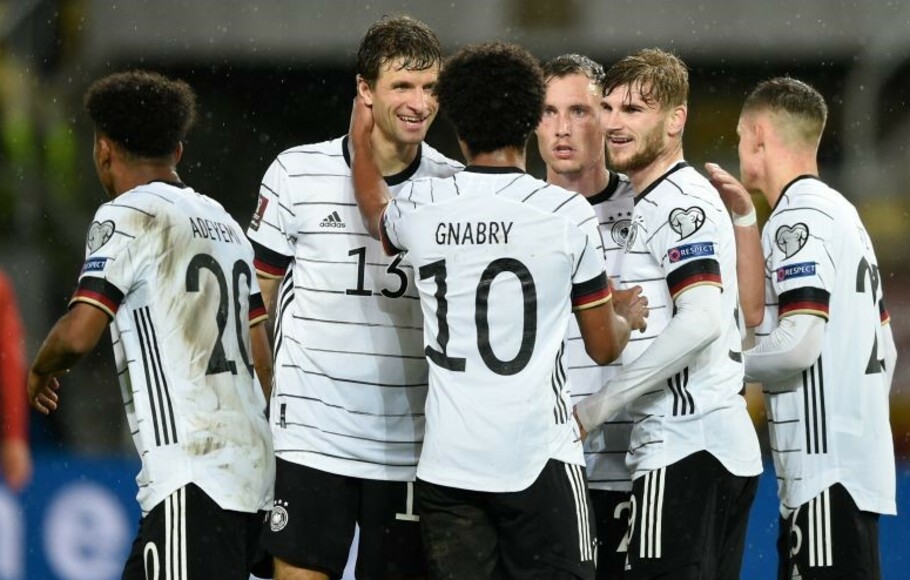 Skuad Timnas Jerman selebrasi setelah Timo Werner mencetak gol dalam pertandingan Grup J Kualifikasi Piala Dunia 2022 melawan Makadonia Utara pada 11 Oktober 2021. 