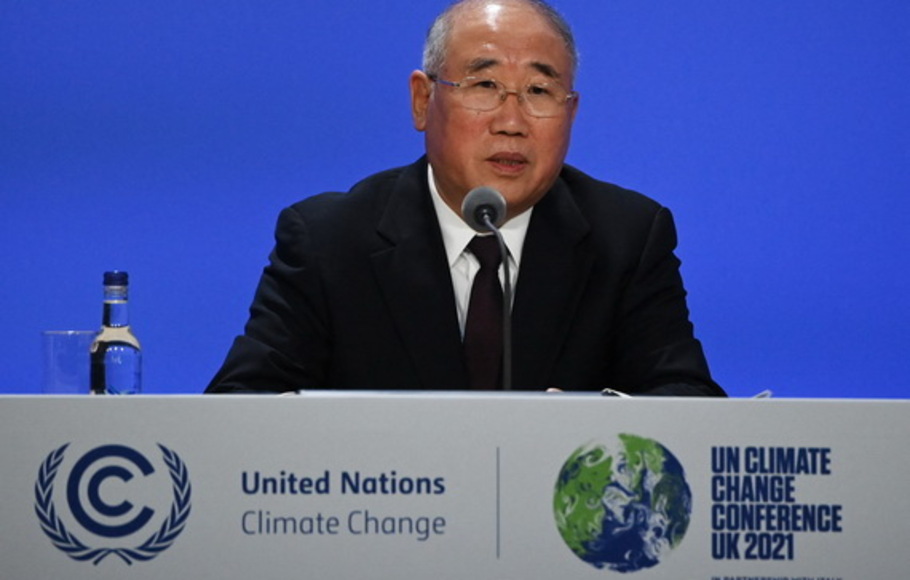 Utusan khusus iklim Tiongkok, Xie Zhenhua berbicara saat pernyataan bersama Tiongkok dan AS tentang deklarasi peningkatan aksi iklim di tahun 2020 selama konferensi perubahan iklim COP-26 di Glasgow pada Rabu 10 November 2021. 