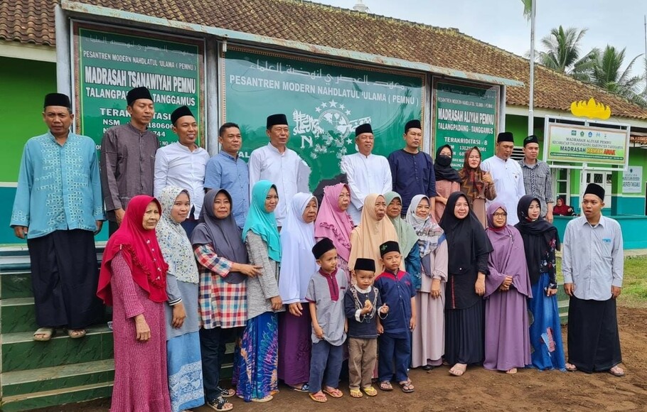 Dzurriyah Muassis Nahdlatul Ulama (NU) Lampung mengadakan pemotongan satu ekor sapi dan menggelar doa bersama demi kelancaran Muktamar ke-34 NU, Jumat 18 November 2021.